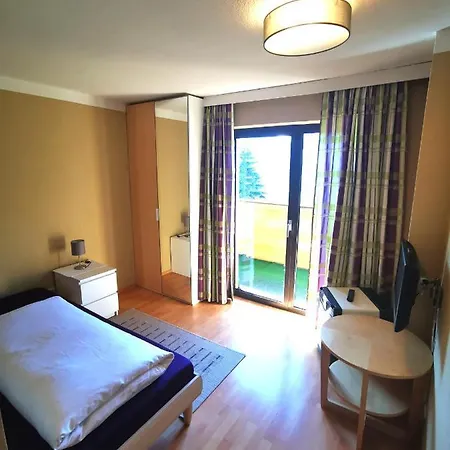 Bergbock - Pool & Sauna Pensionat 3*